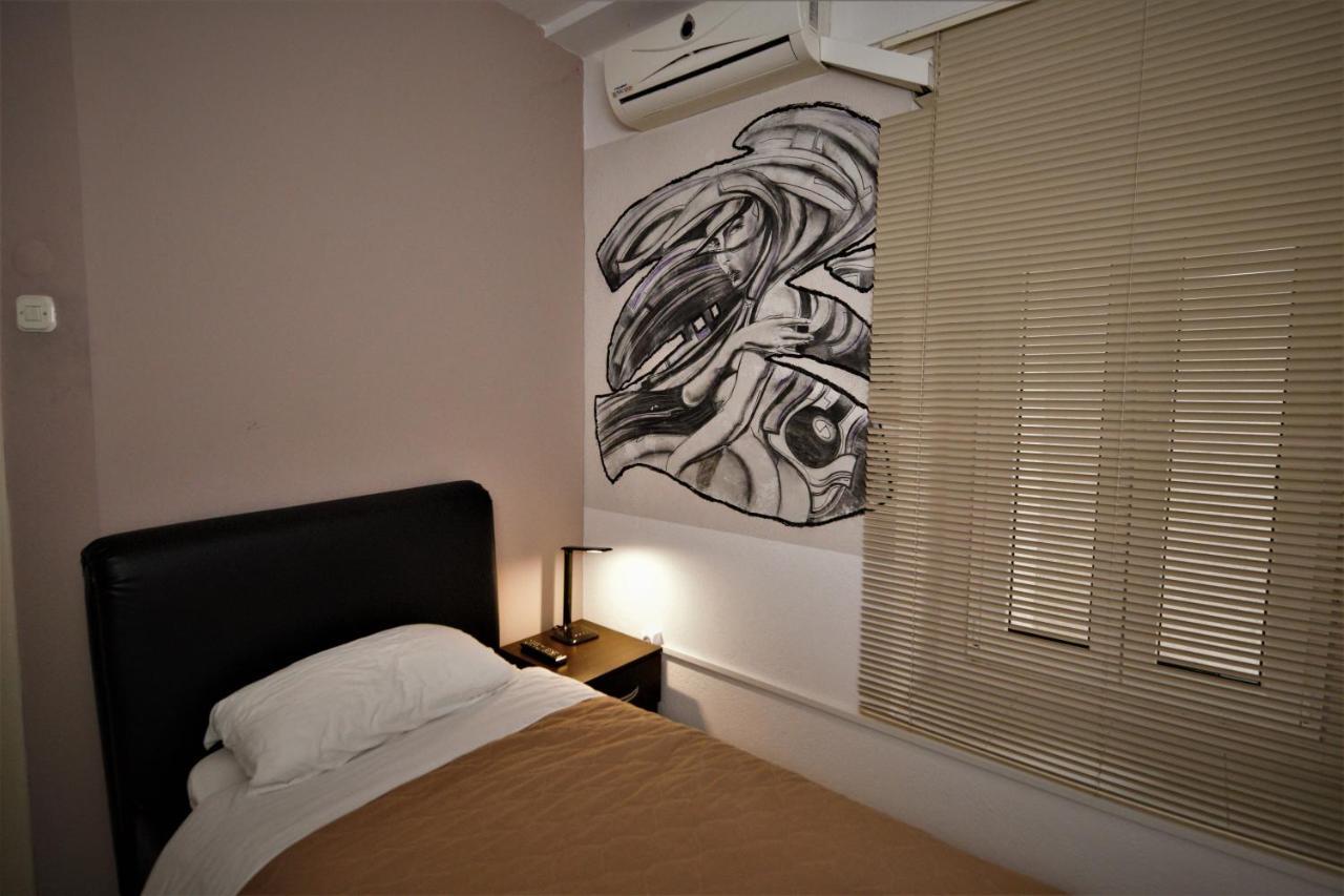 Hotel Ambasador ビトラ エクステリア 写真