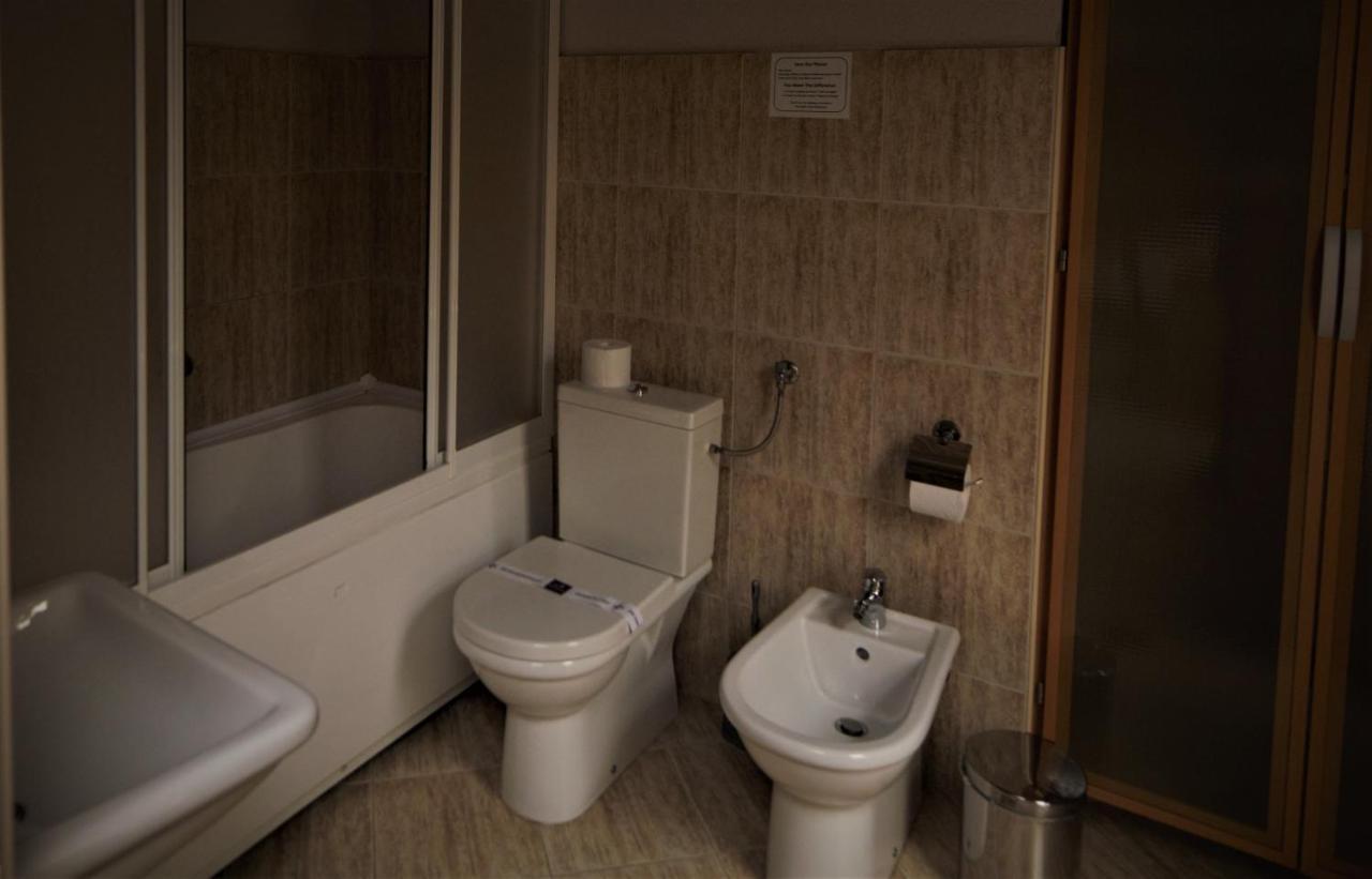 Hotel Ambasador ビトラ エクステリア 写真