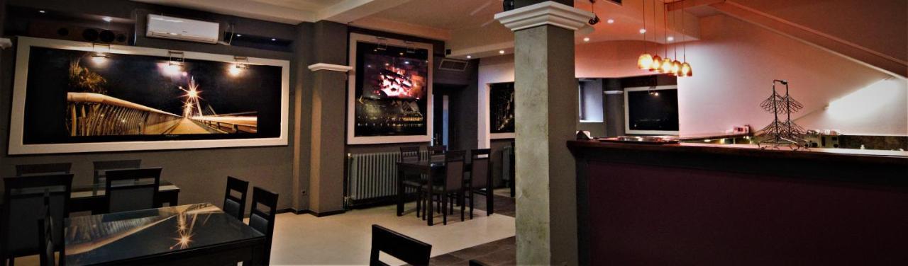 Hotel Ambasador ビトラ エクステリア 写真